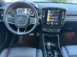 VOLVO XC40 2.0 B4 MH R-Design AWD