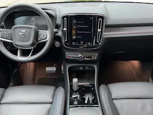 VOLVO XC40 2.0 B4 MH R-Design AWD