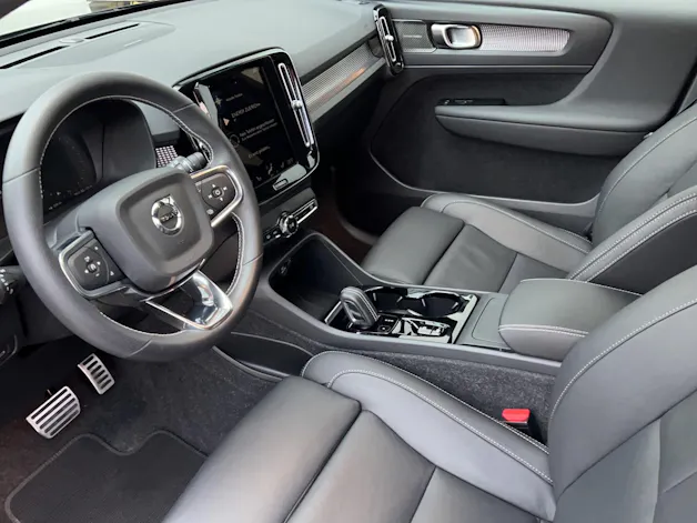 VOLVO XC40 2.0 B4 MH R-Design AWD