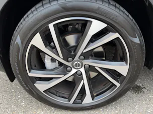 VOLVO XC40 2.0 B4 MH R-Design AWD