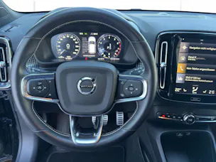 VOLVO XC40 2.0 B4 MH R-Design AWD