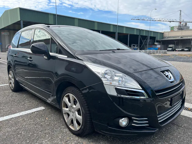 PEUGEOT 5008 2.0 HDI Sport Pack Automatic