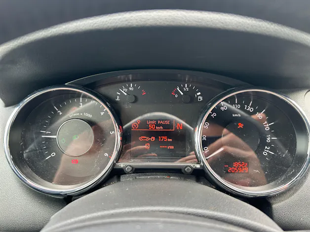 PEUGEOT 5008 2.0 HDI Sport Pack Automatic