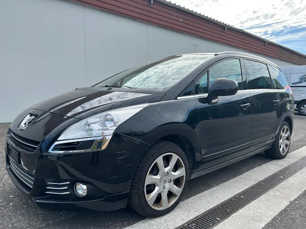 PEUGEOT 5008 2.0 HDI Sport Pack Automatic