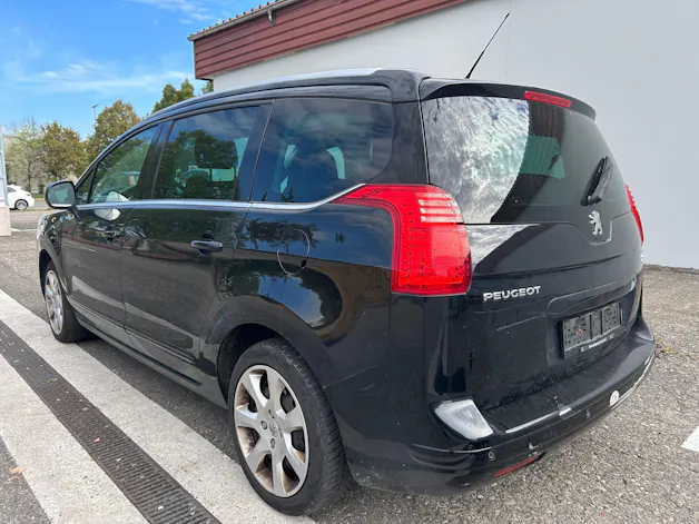 PEUGEOT 5008 2.0 HDI Sport Pack Automatic