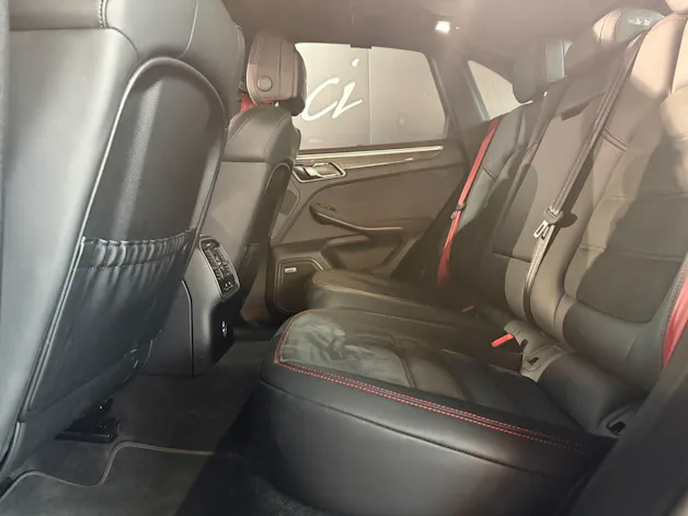 PORSCHE Macan GTS PDK