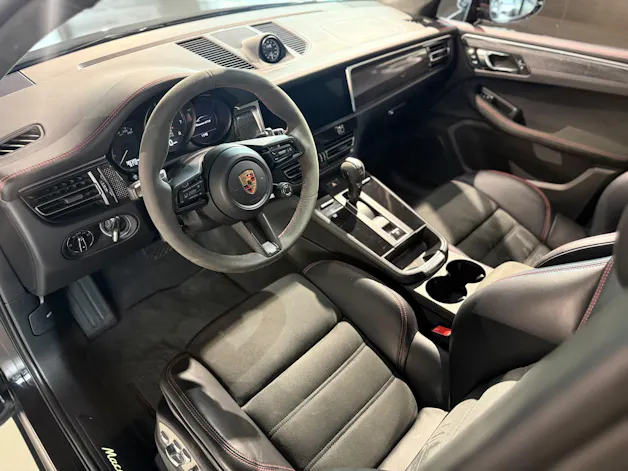 PORSCHE Macan GTS PDK