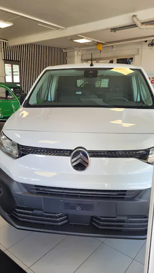 CITROEN Berlingo Van 1.2 Pure Tech 110 s/s Swiss Edition
