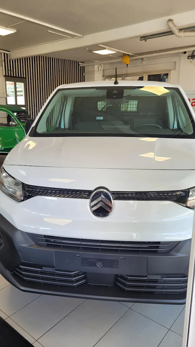 CITROEN Berlingo Van 1.2 Pure Tech 110 s/s Swiss Edition