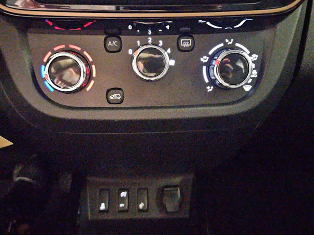 DACIA Spring 27 kWh Electric 65 Extreme