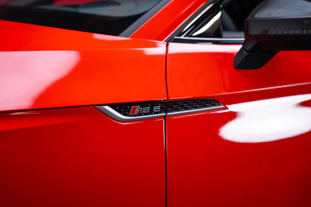 AUDI RS5 Coupé 2.9 V6 TFSI quattro T-Tronic / Carbon Paket / Alcantara-Lenkrad / Bang&Olufsen