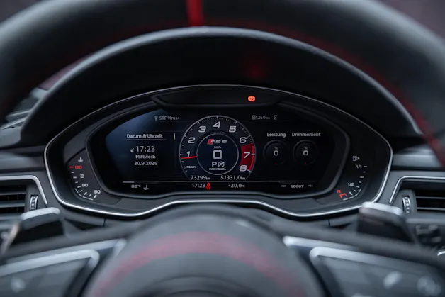 AUDI RS5 Coupé 2.9 V6 TFSI quattro T-Tronic / Carbon Paket / Alcantara-Lenkrad / Bang&Olufsen