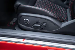 AUDI RS5 Coupé 2.9 V6 TFSI quattro T-Tronic / Carbon Paket / Alcantara-Lenkrad / Bang&Olufsen
