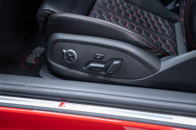 AUDI RS5 Coupé 2.9 V6 TFSI quattro T-Tronic / Carbon Paket / Alcantara-Lenkrad / Bang&Olufsen