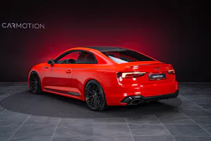 AUDI RS5 Coupé 2.9 V6 TFSI quattro T-Tronic / Carbon Paket / Alcantara-Lenkrad / Bang&Olufsen