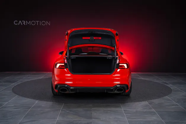 AUDI RS5 Coupé 2.9 V6 TFSI quattro T-Tronic / Carbon Paket / Alcantara-Lenkrad / Bang&Olufsen