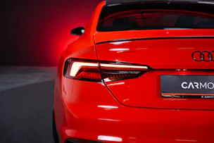 AUDI RS5 Coupé 2.9 V6 TFSI quattro T-Tronic / Carbon Paket / Alcantara-Lenkrad / Bang&Olufsen