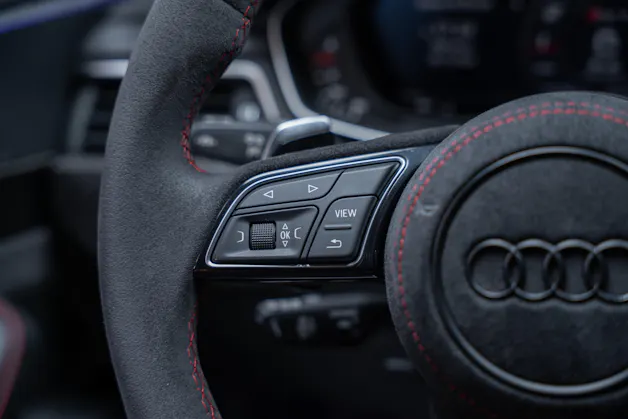 AUDI RS5 Coupé 2.9 V6 TFSI quattro T-Tronic / Carbon Paket / Alcantara-Lenkrad / Bang&Olufsen