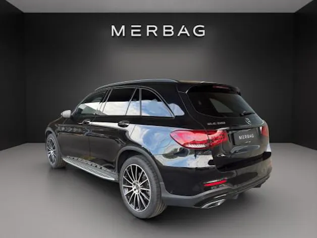 MERCEDES-BENZ GLC 200 AMG Line 4Matic
