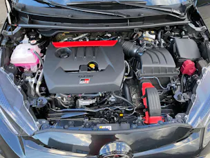 Toyota GR Yaris 1.6 Turbo Aero Paket, Vertikale HB
