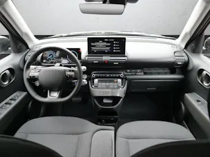 HYUNDAI Inster 49 kWh Electric Amplia