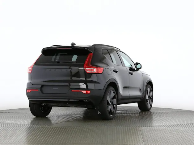 VOLVO XC40 2.0 B4 MH Black Edition