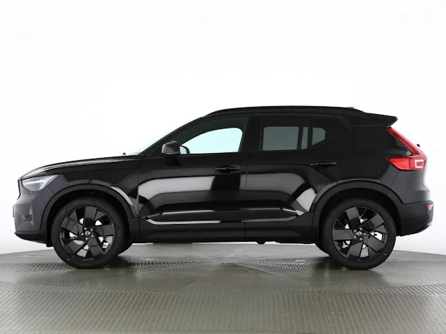 VOLVO XC40 2.0 B4 MH Black Edition