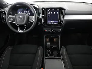 VOLVO XC40 2.0 B4 MH Black Edition