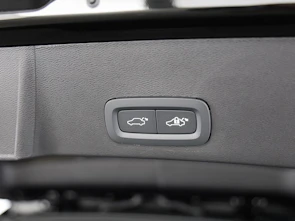 Fahrzeugbild VOLVO XC40 2.0 B4 MH Black Edition