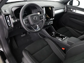 https://vehicle.imgix.net/4501487/5074641a-5608-4596-8cb7-ddd877bc954e.jpg