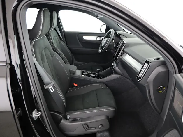 VOLVO XC40 2.0 B4 MH Black Edition