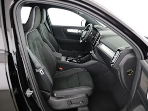 Fahrzeugbild VOLVO XC40 2.0 B4 MH Black Edition