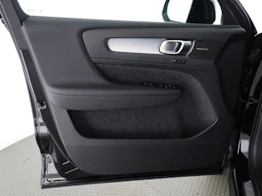 Fahrzeugbild VOLVO XC40 2.0 B4 MH Black Edition