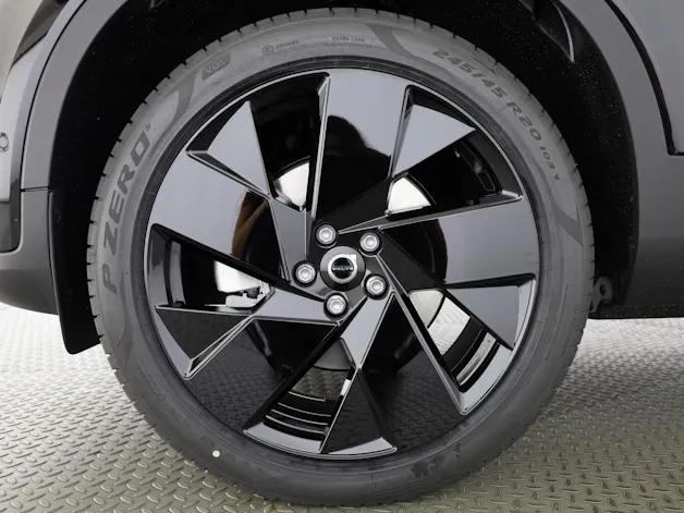 VOLVO XC40 2.0 B4 MH Black Edition