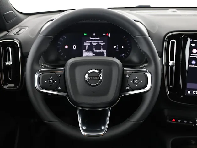 VOLVO XC40 2.0 B4 MH Black Edition