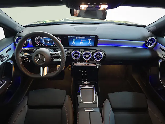 MERCEDES-BENZ A 200 Night Star AMG Line