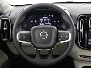 VOLVO XC40 2.0 B4 MH Ultra Dark