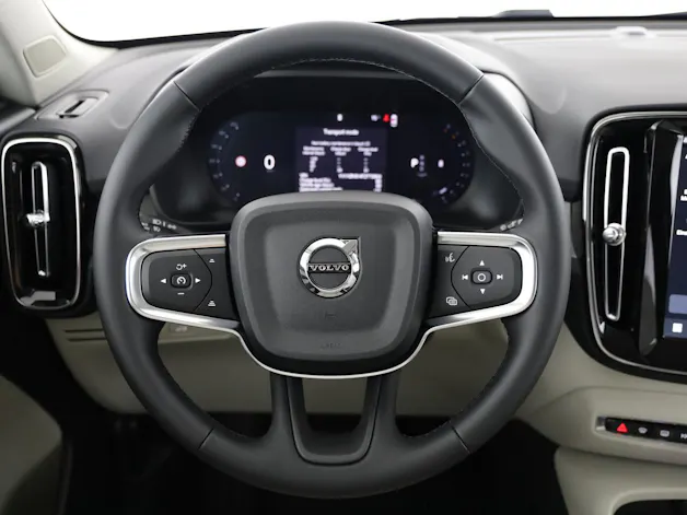 VOLVO XC40 2.0 B4 MH Ultra Dark