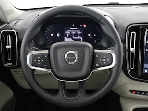 https://vehicle.imgix.net/4501549/28adfc62-1311-40e0-b1cd-7cf06d2fcd98.jpg