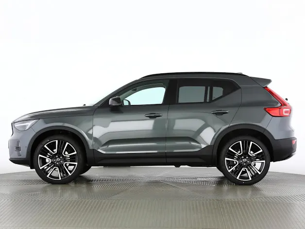 VOLVO XC40 2.0 B4 MH Ultra Dark
