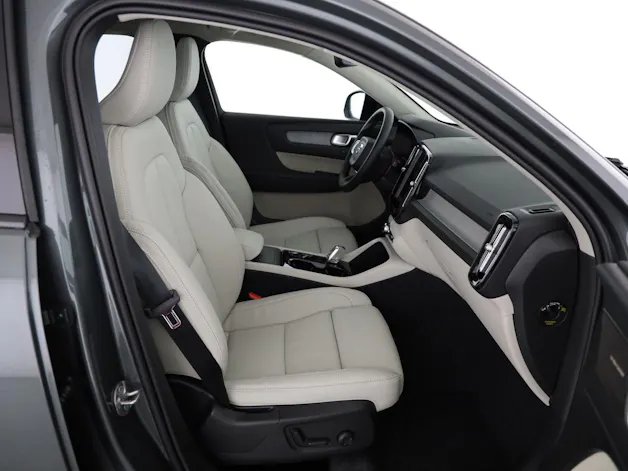 VOLVO XC40 2.0 B4 MH Ultra Dark