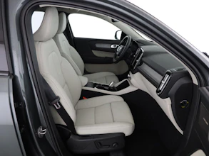 https://vehicle.imgix.net/4501549/44c2c4c8-c3a4-489f-b76a-bd340b91cb56.jpg