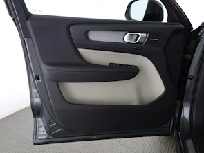 image du véhicule VOLVO XC40 2.0 B4 MH Ultra Dark