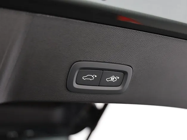 VOLVO XC40 2.0 B4 MH Ultra Dark