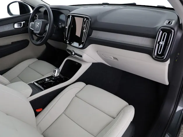 VOLVO XC40 2.0 B4 MH Ultra Dark