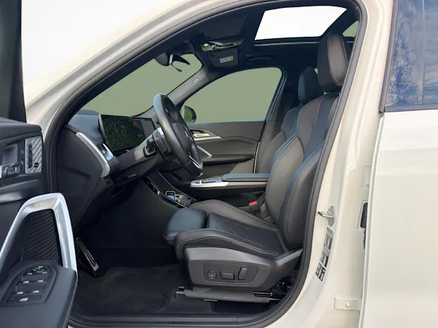 BMW X1 U11 23i xDrive paddles