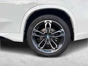 BMW X1 U11 23i xDrive paddles