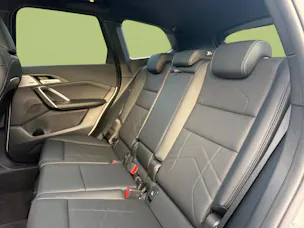 BMW X1 U11 23i xDrive paddles