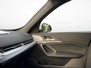 BMW X1 U11 23i xDrive paddles
