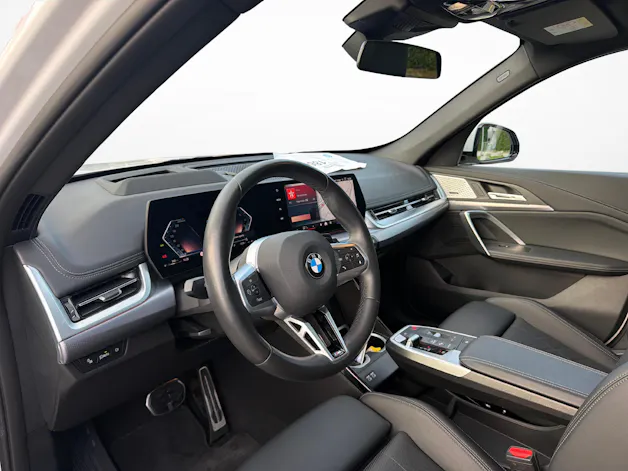 BMW X1 U11 23i xDrive paddles
